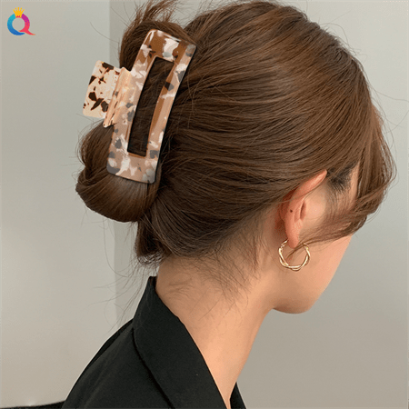 Chris Rubin Ruby Hair Claw - Zebra - Shapewear | Fashiongirl