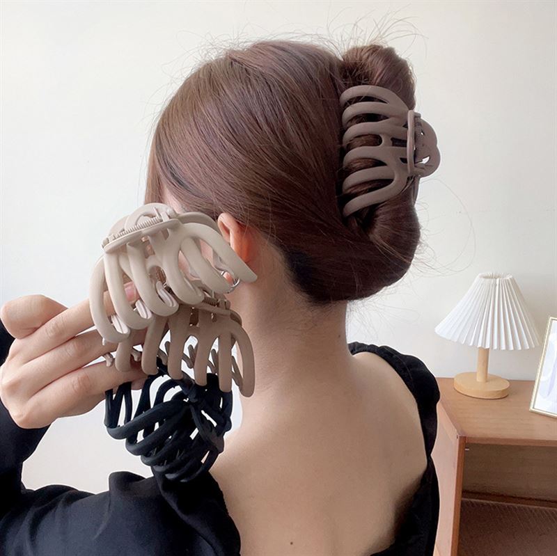 SOHO Bibiana Hair Claw - Black - Hair Accessories