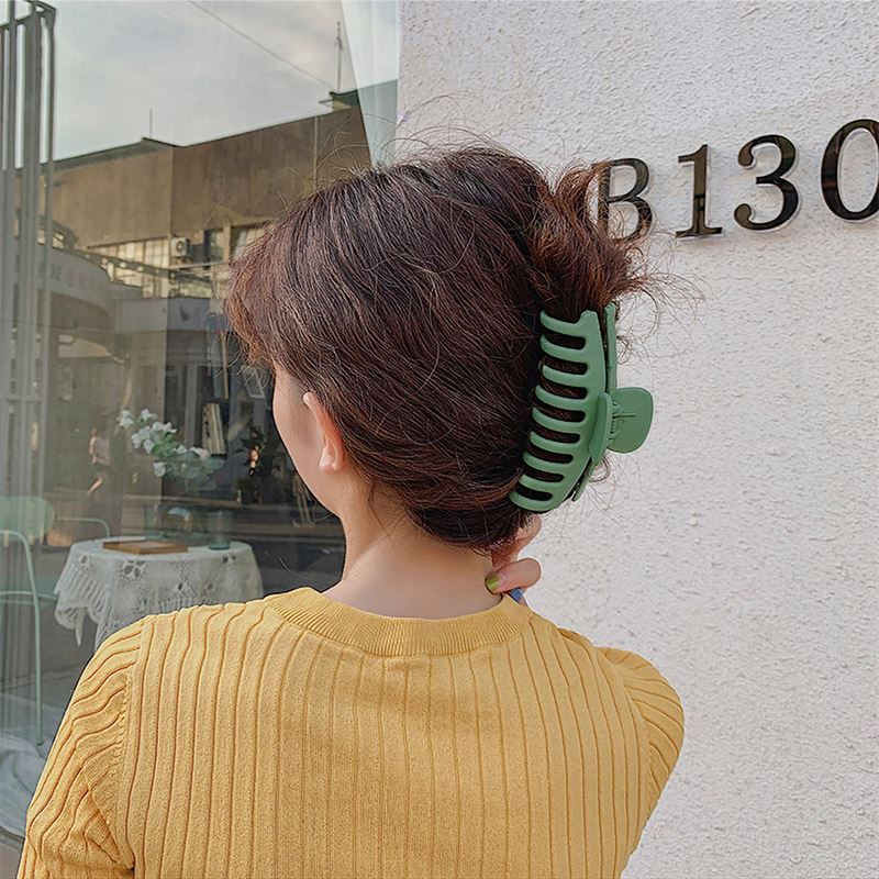 SOHO Kana Hair Claw - Sand - Hair Accessories