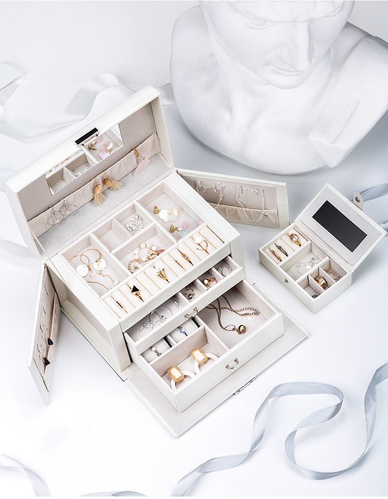 UNIQ XL Leather jewellery box with 20 compartments - White - Jewelry Box